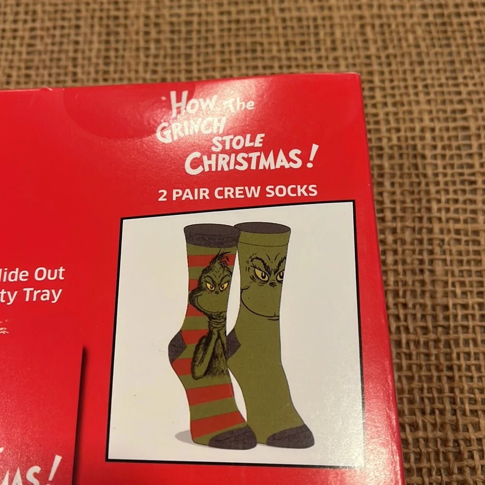 NIB Grinch crew socks